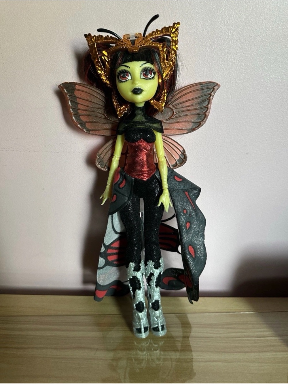 Monster  High Complete Luna Mothews Boo York Doll